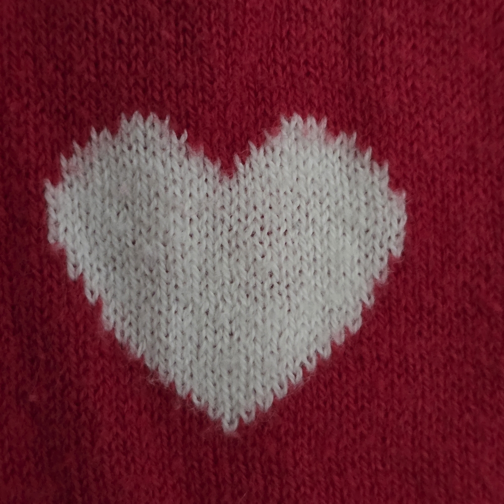 Toddler 12-18m H&M Red Knit Top with White Heart Motif - Picture 6 of 6